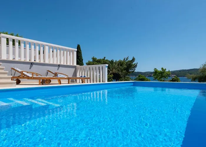 Βίλα Sasha Kuciste