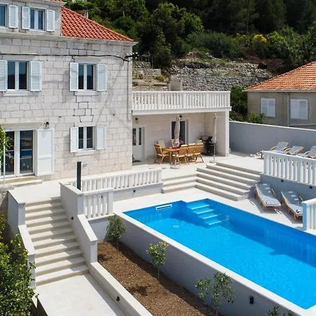 Villa Sasha Kuciste